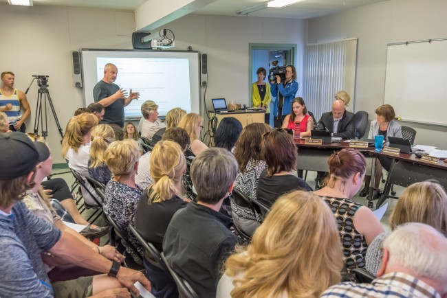 Board casts final vote, 4-3, to close Osoyoos high school