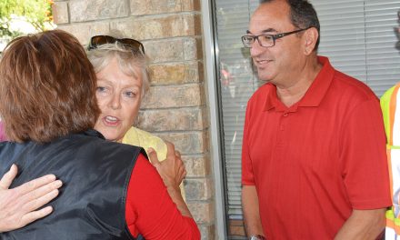 Premier visits Oliver to thank fire volunteers