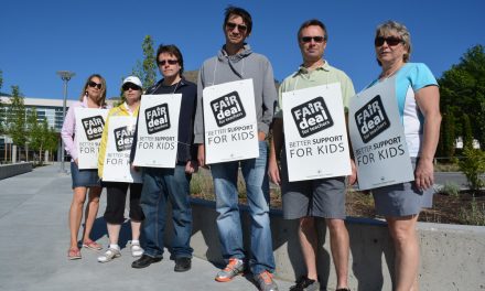 Oliver school teachers take to the picket lines