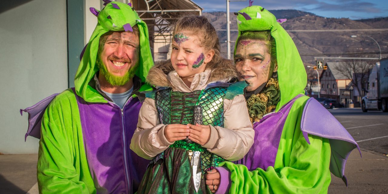 PHOTOS: Trick or Treaters roam Main Street
