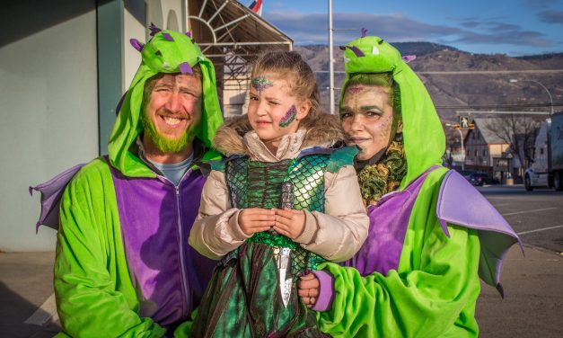 PHOTOS: Trick or Treaters roam Main Street