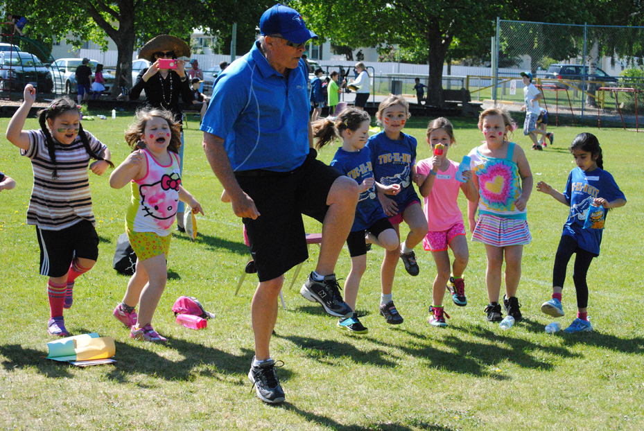 Tuc El Nuit hosts track and field meet