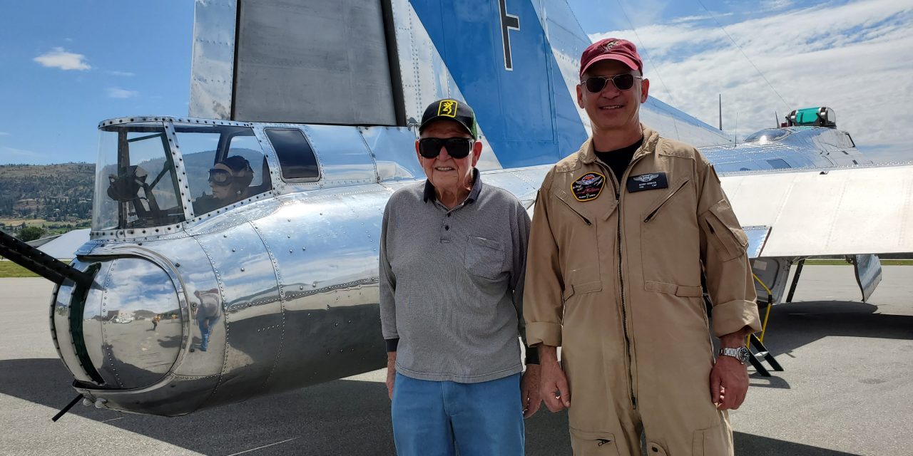 WW2 Veteran, 93, flies in American bomber