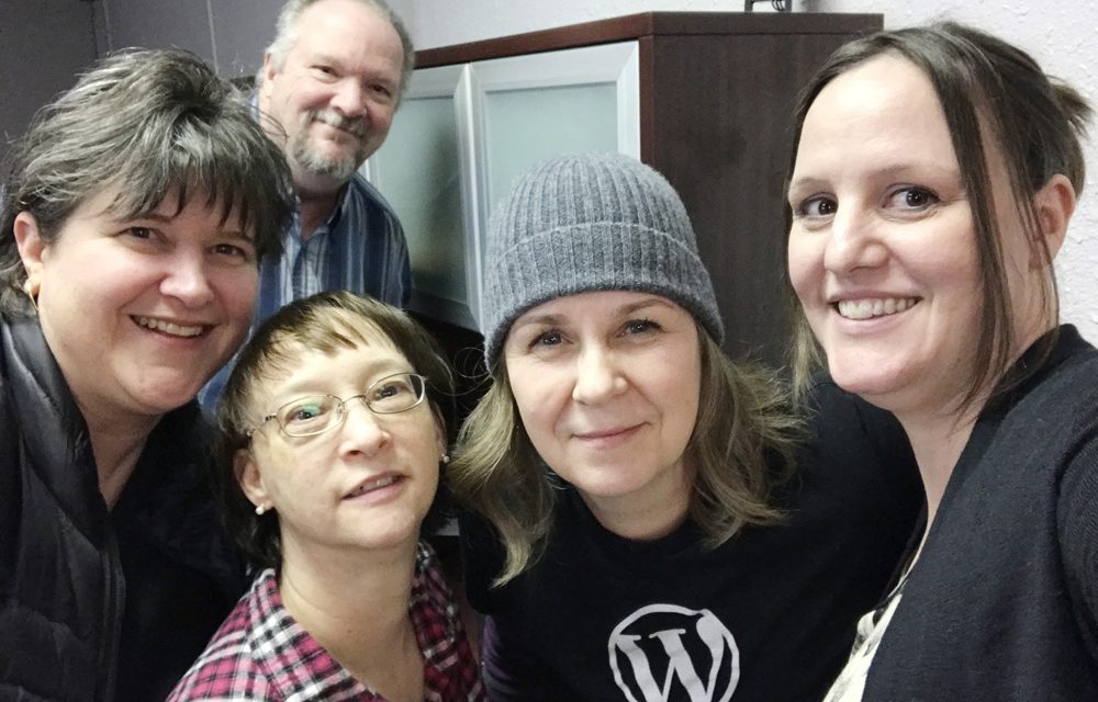 Group offers free website development