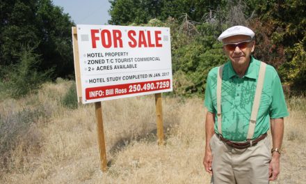 Farmer believes Oliver can support second luxury hotel