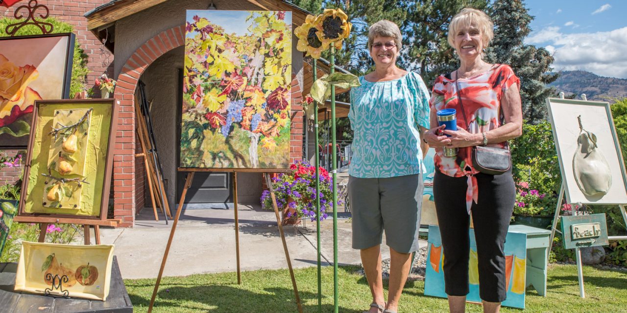 Desert Centre holds Art in the Moonlight