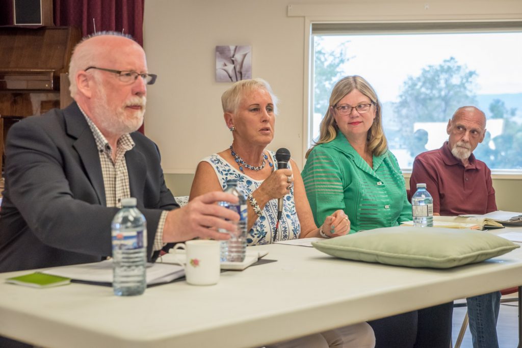 Moderator Cheryl Halsted (second from left) introduces the federal election candidates in South Okanagan-West Kootenay at an all-candidates forum Monday at the Osoyoos Seniors Centre. From left are Richard Cannings, NDP; Halsted; Connie Denesiuk, Liberal; and Brian Gray, independent. Conservative Marshall Neufeld did not attend. The meeting was sponsored by the Wine Country Retired Teachers Association. (Richard McGuire photo)