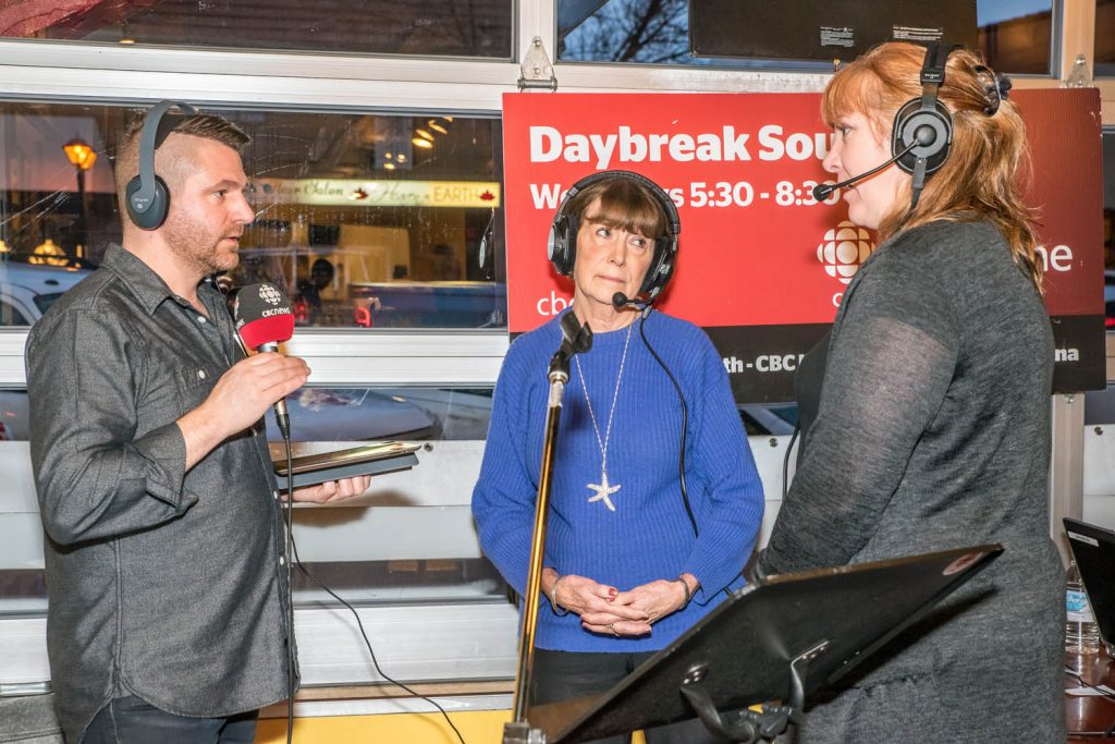 Chris Walker of CBC Radio`s Daybreak South interviewed Osoyoos residents on local issues during a broadcast from Jojo`s Cafe in January. Pictured here he discussed a proposal to shut down one of the Osoyoos schools with June Harrington, centre, a school board trustee, and Brenda Dorosz, a parent leading a local group opposing the closures. (Richard McGuire photo)