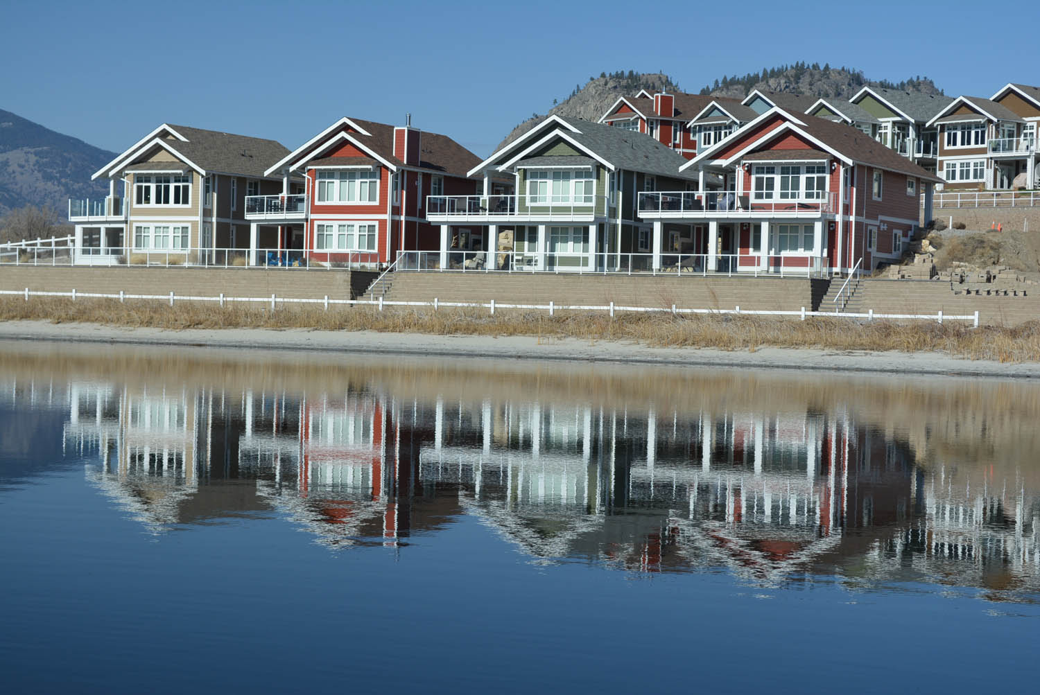 Osoyoos Cottages tops sales milestone of 100 cottages sold