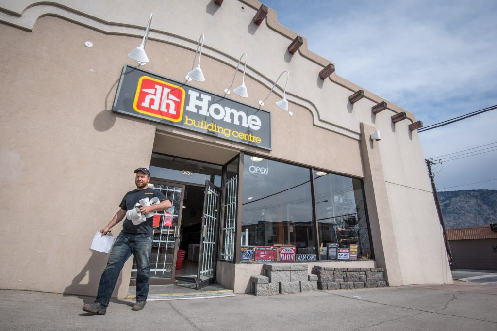 A customer leaves the Home Building Centre on Main Street. The store has announced it will be closing its Osoyoos location. (Richard McGuire photo)