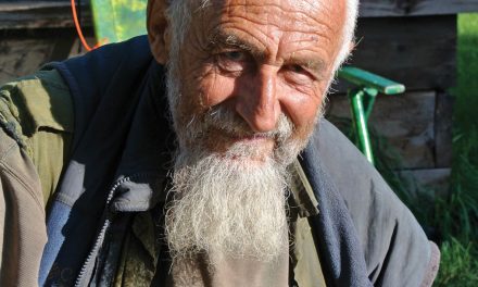 Homeless man with loaded up buggy fondly remembered by Osoyoos couple