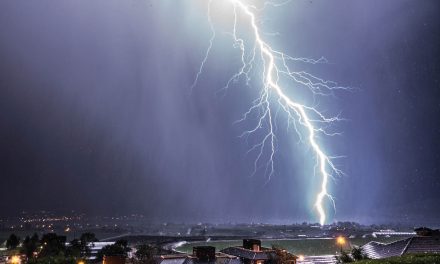 Lightning storm hits Osoyoos