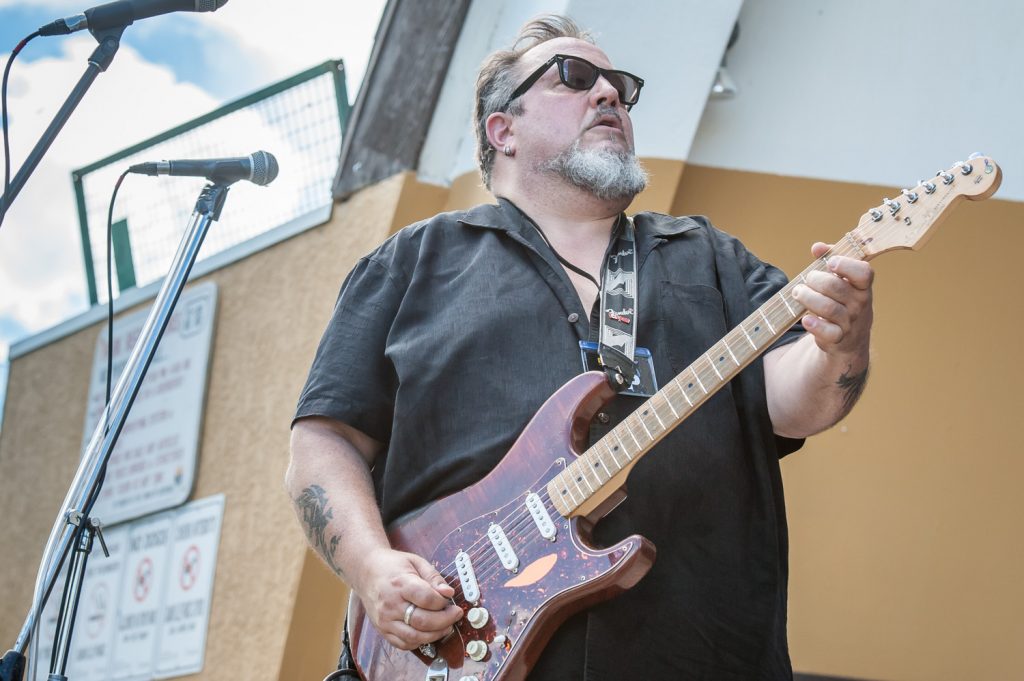 Poppa Dawg, of Kelowna, played a powerful show of electric blues Sunday afternoon at Desert Live. (Richard McGuire photo)