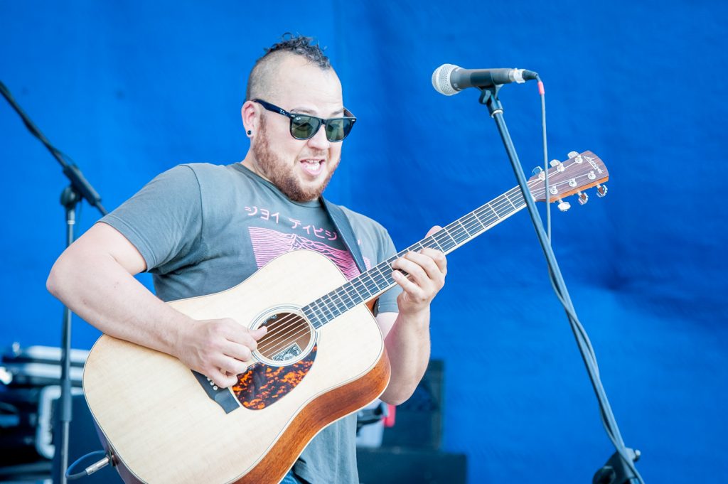 Jory Kinjo, from Calgary, entertained the audience with an eclectic mix of blues, ska, reggae and soul, played on acoustic guitar, often accompanied by electric bass. (Richard McGuire photo)