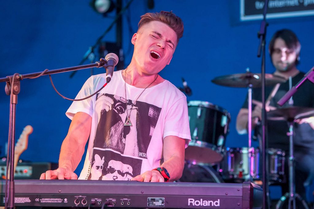 Shawn Hook, from Nelson, engaged the audience at Desert Live as the headliner on the Saturday evening of the June and July festival. He played rock on electric and acoustic guitar and keyboards. (Richard McGuire file photo)