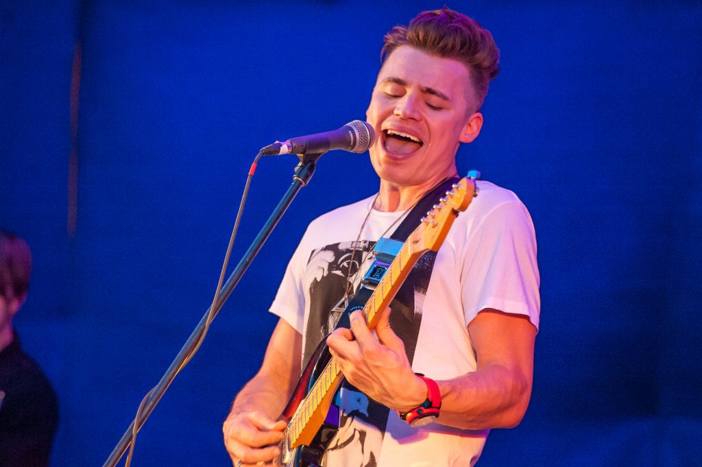 Shawn Hook, from Nelson, engaged the audience at Desert Live as the headliner Saturday evening. He played rock on electric and acoustic guitar and keyboards. (Richard McGuire photo)