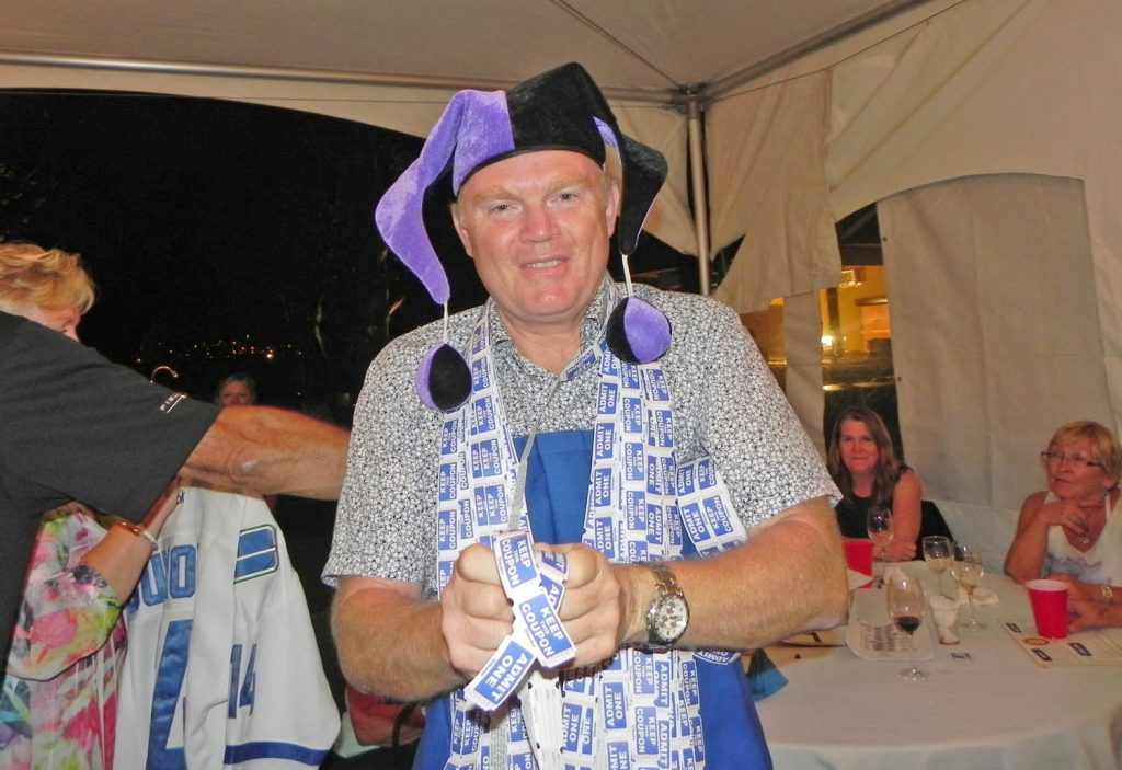 Garnet Tarr was busy selling 50-50 tickets at the Rotary Club’s Lobster on the Beach. (Gordon MacIvor photo)