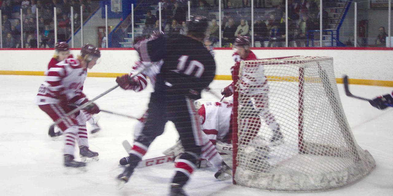 Coyotes regain home-ice advantage with big win in Summerland Tuesday night