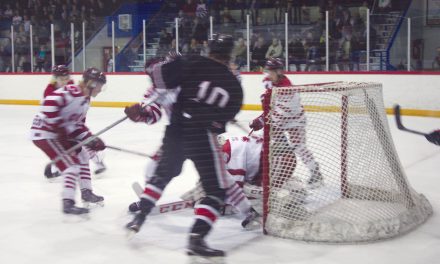 Coyotes regain home-ice advantage with big win in Summerland Tuesday night