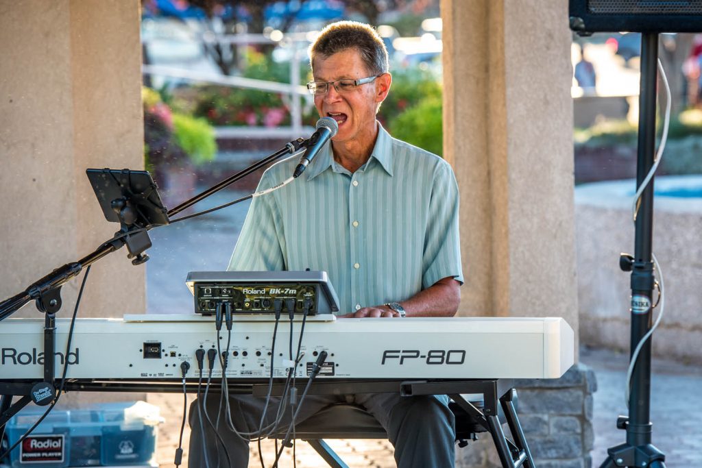 Chris Stodola was belting out popular songs as he played the keyboard at last Wednesday's Market on Main. Stodola is the former publisher of the Osoyoos Times. (Richard McGuire photo)