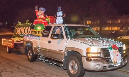 Christmas Lite-Up Parade draws participants, spectators despite cold and slow signups