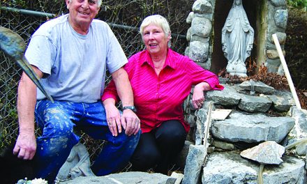 NEIGHBOURS OF RATTLESNAKE CANYON ARGUE TOWN NOT BEING FAIR IN HANDLING DISPUTES