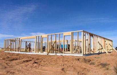 Building spree in Oliver
