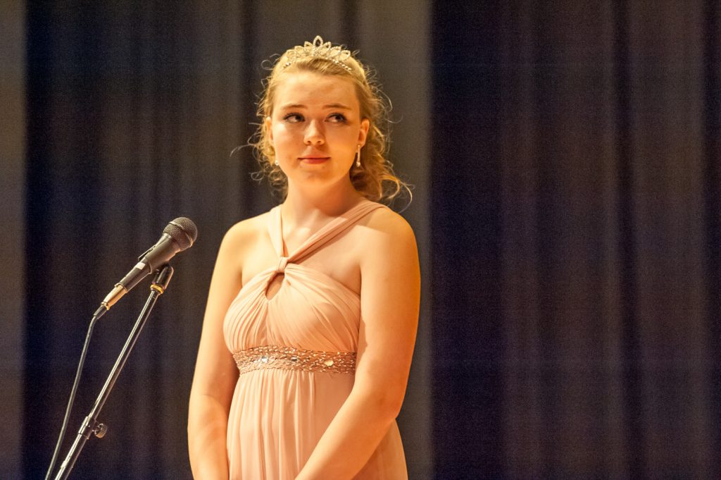 Jewel McCullough responds to her impromptu question. (Richard McGuire photo)