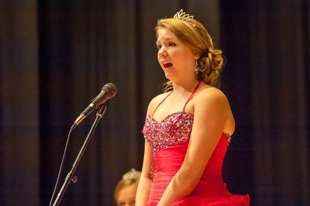 Amara Leeson responds to her impromptu question. (Richard McGuire photo)