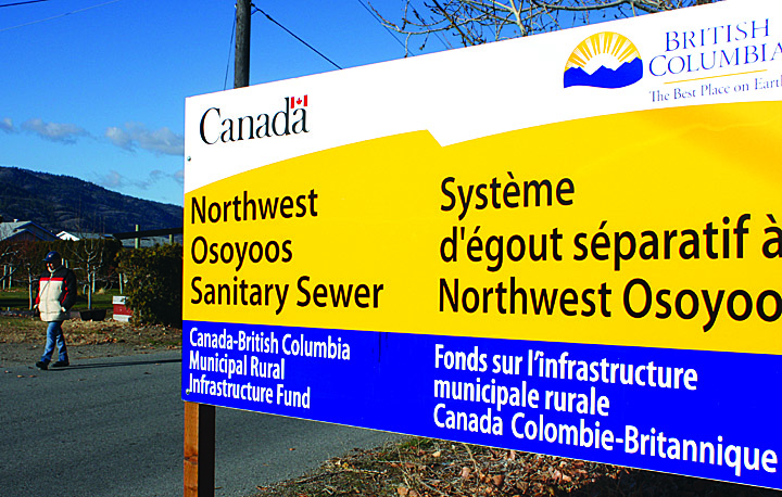 sewerweb Residents who will be serviced by the Northwest Sewer Project received some final details about how much they’ll have to pay for the project at a meeting in Osoyoos on Nov. 26. Photo by Paul Everest - Click on photo for larger image