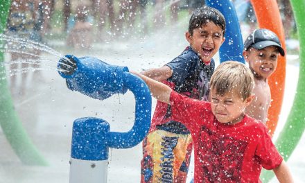 Town signs deal with Telus to benefit new splash park