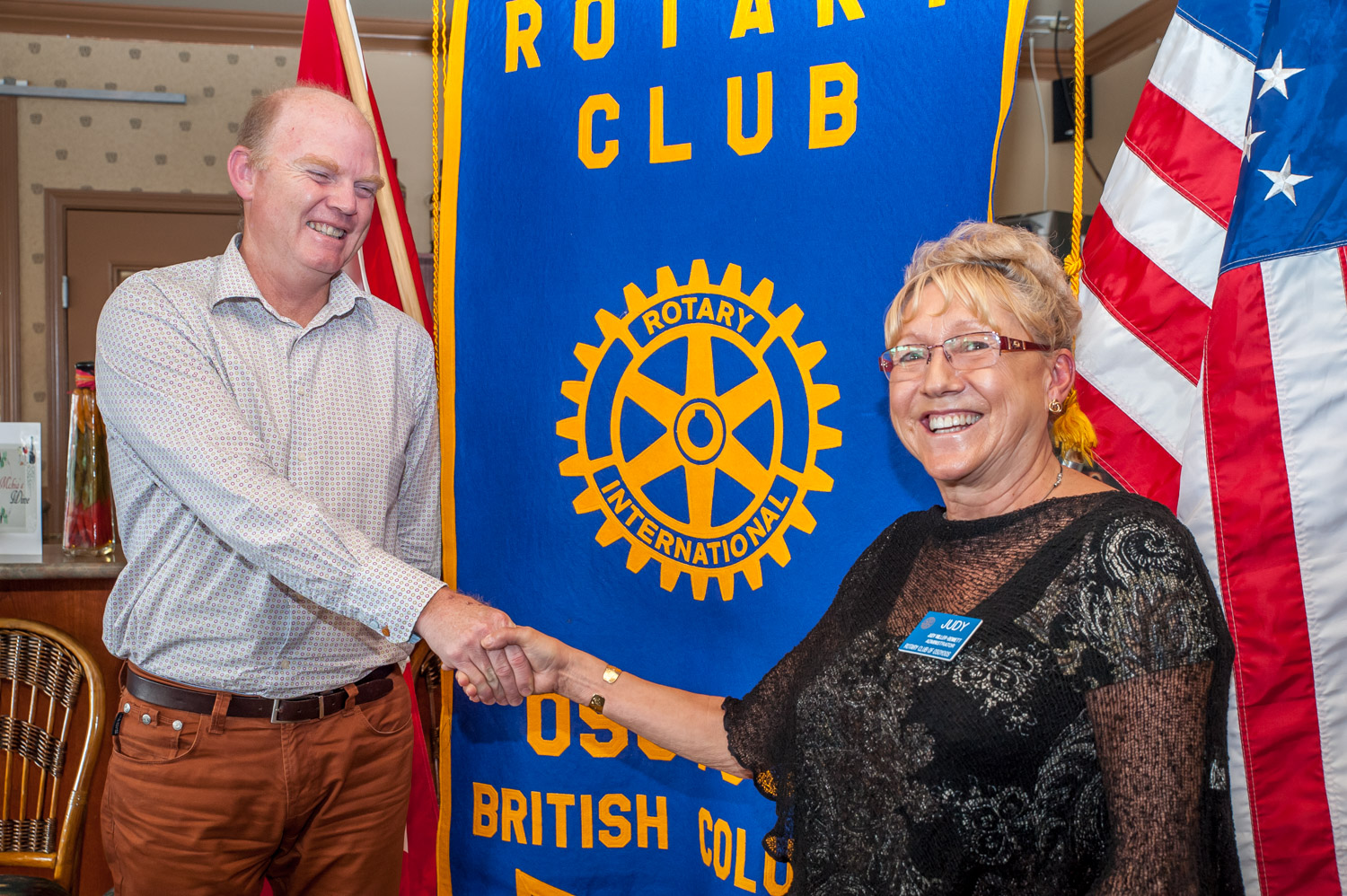 Dr. Garnet Tarr (left) was guest speaker at the Rotary Club of Osoyoos on Thursday. He spoke about ideas for helping to ensure people can get access to a general practitioner or family doctor. He was thanked by club president Judy Miller-Bennett. (Richard McGuire photo)