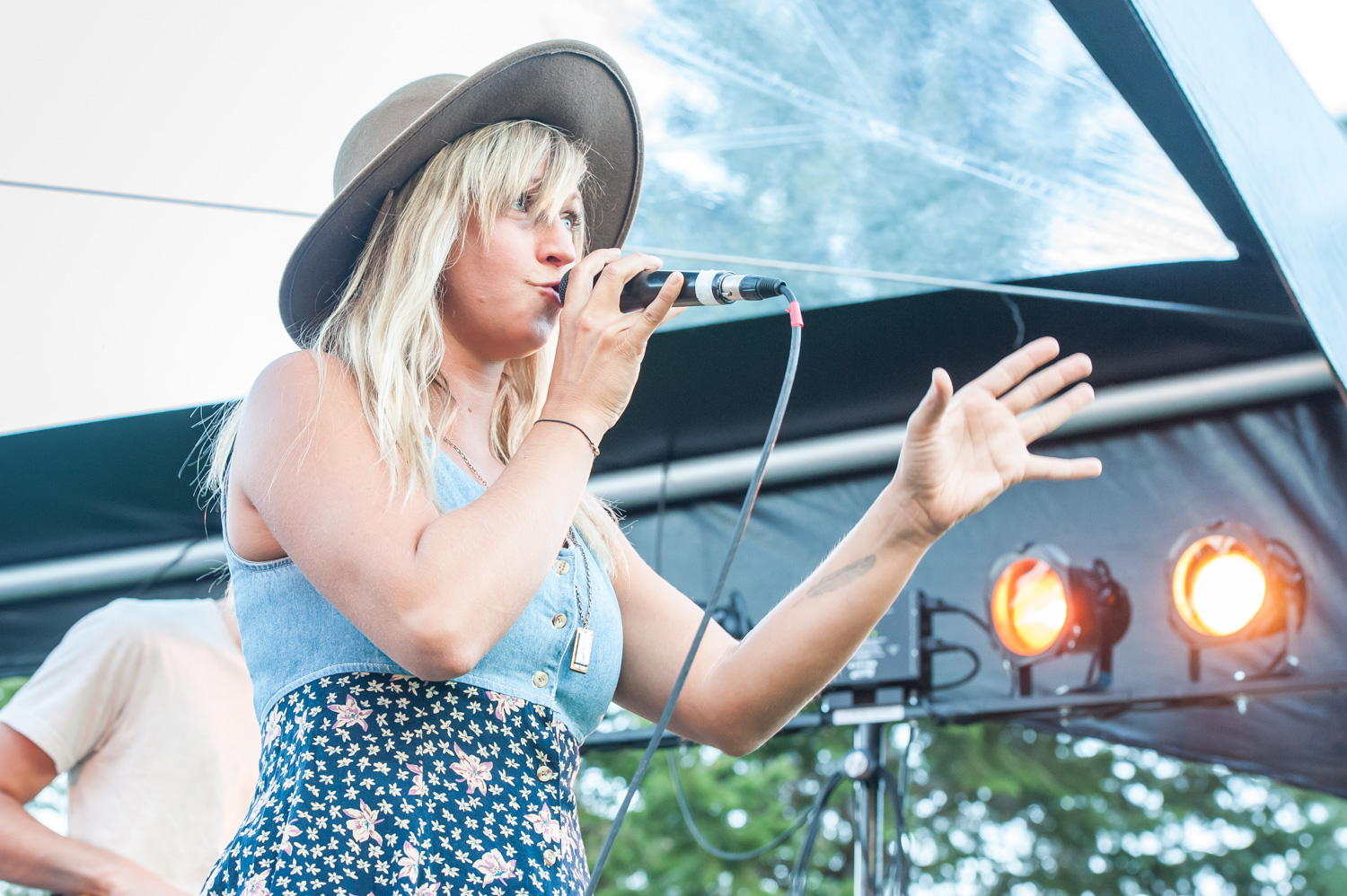 Ashleigh Ball of Hey Ocean sings to a large audience in the outdoor amphitheatre at Tin Horn Creek Vineyards on Saturday evening. (Richard McGuire photo)