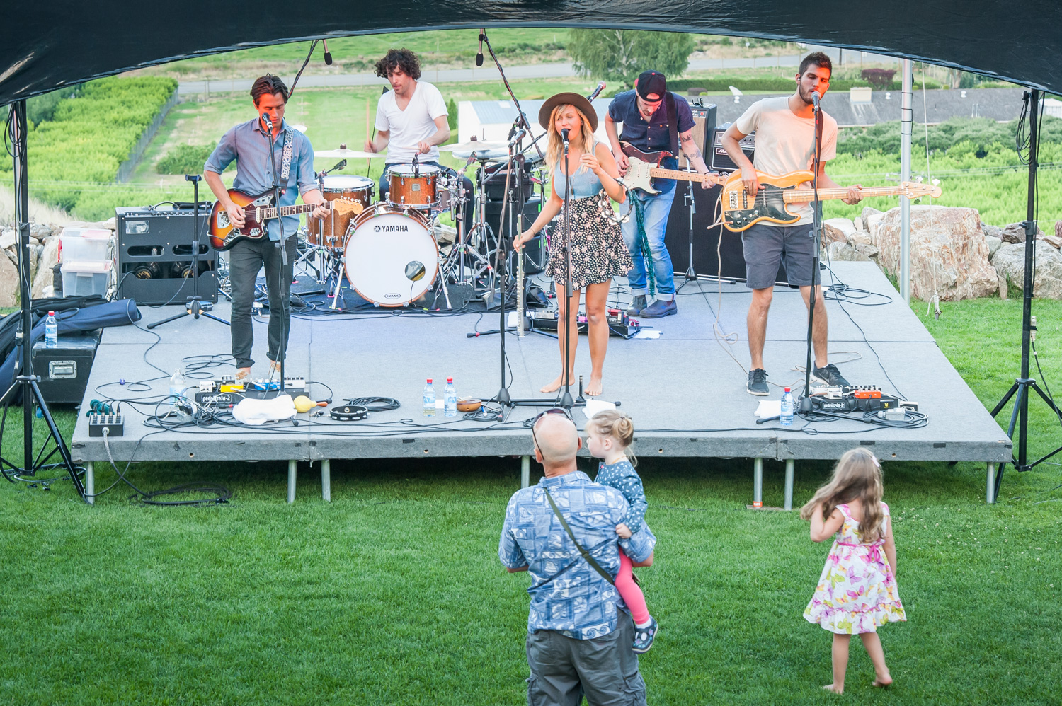 Hey Ocean entertained a large audience in the outdoor amphitheatre at Tin Horn Creek Vineyards on Saturday evening. (Richard McGuire photo)