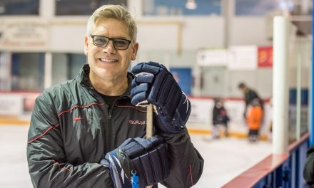 Ryan Walter proudly shows off his Stanley Cup ring to fans in Osoyoos