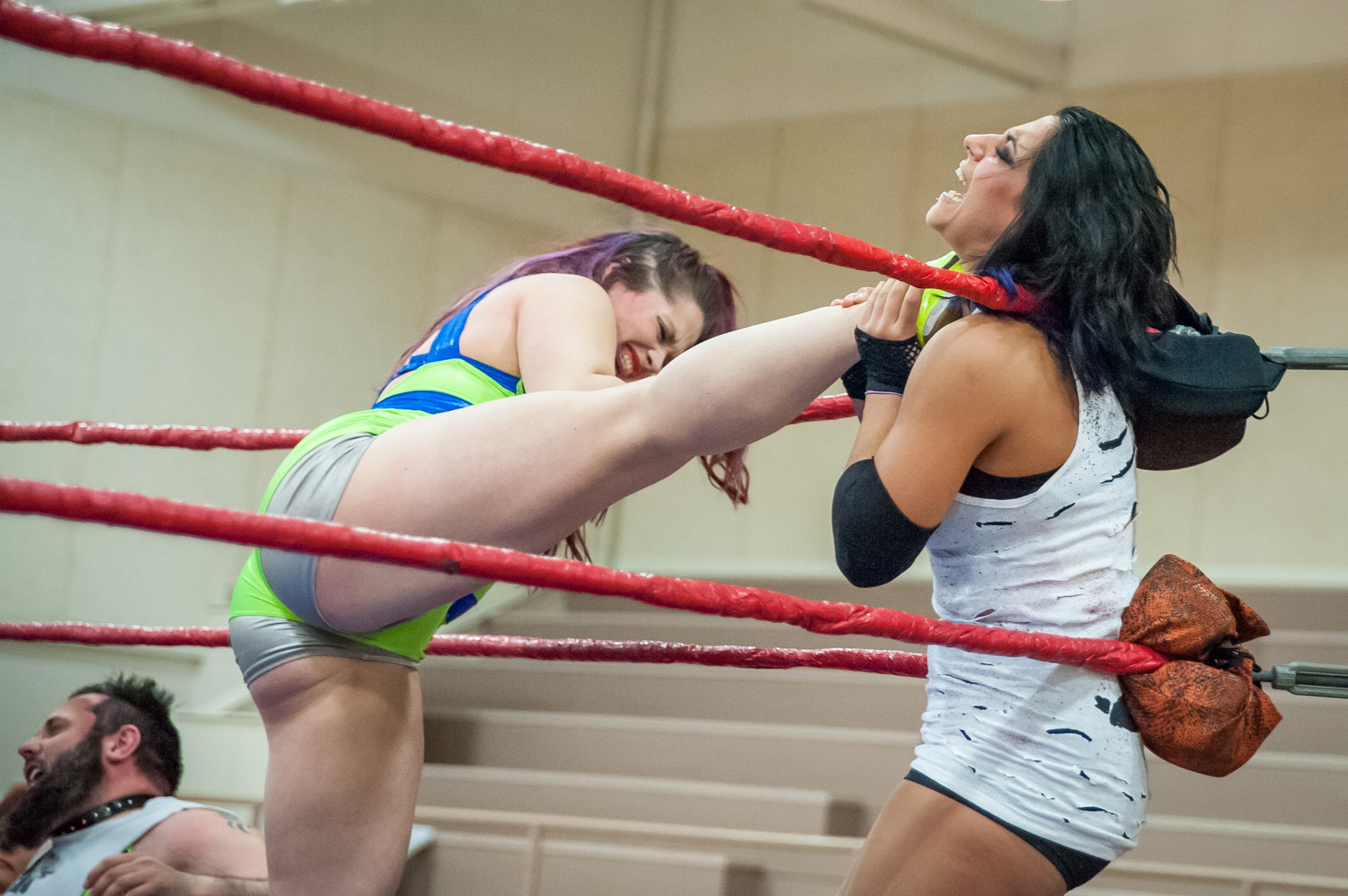 Kat Von Heez lands a swift kick on the throat of KC Spinelli during Sunday night's show by Big West Wrestling at the Sonora Community Centre. (Richard McGuire photo)