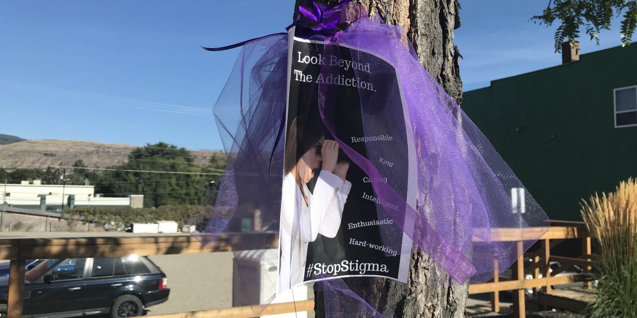 Local mothers paint Oliver purple ahead of International Overdose Awareness Day