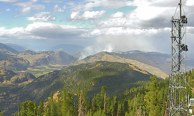 Palmer Lake fire not contained, 11 km southwest of Oroville