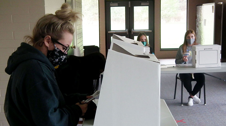 OSS students learn politics in mock vote