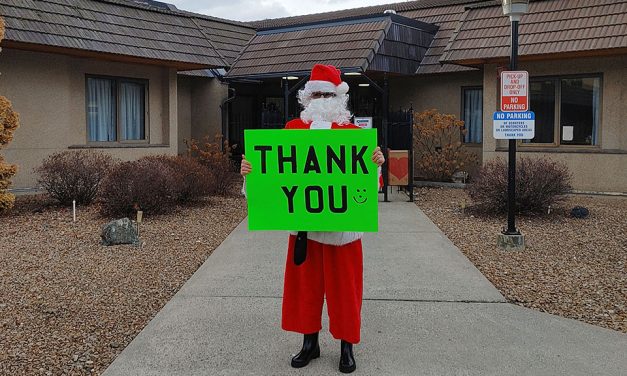Santa brightens day at McKinney Place