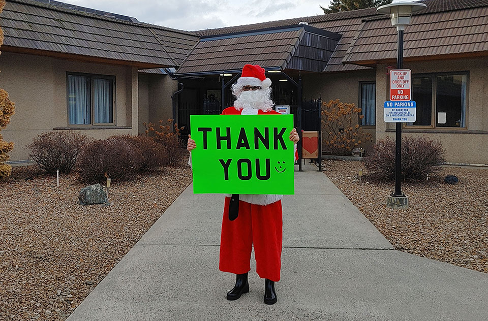 Santa brightens day at McKinney Place