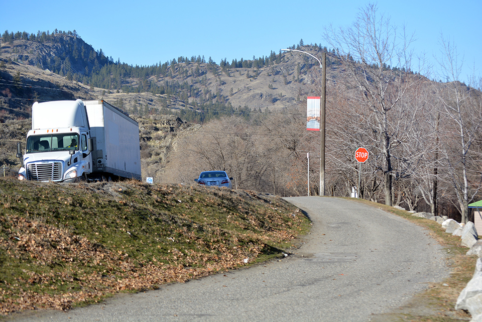 Motorists oppose planned road closure