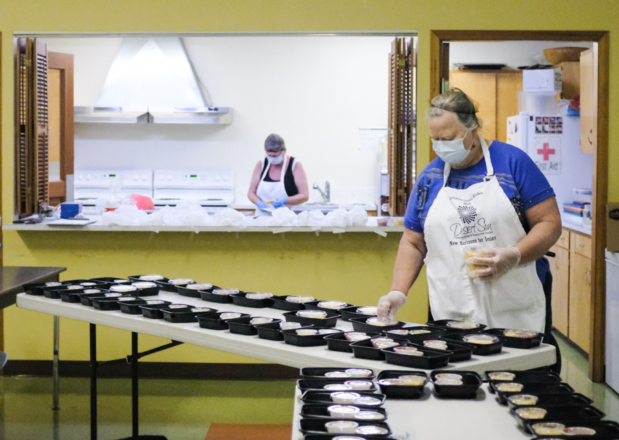 Feeding a town with the community kitchen