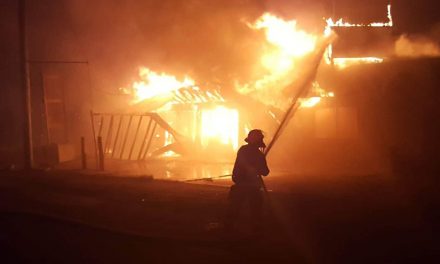 Suspicious fire destroys old fruit stand in Oliver