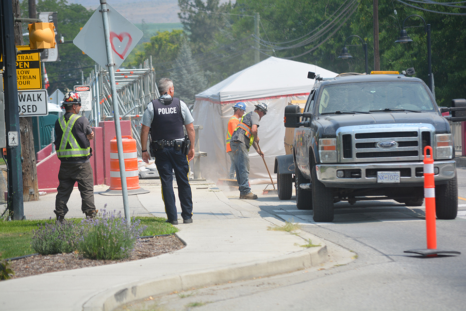 Bridge congestion irks long-time resident