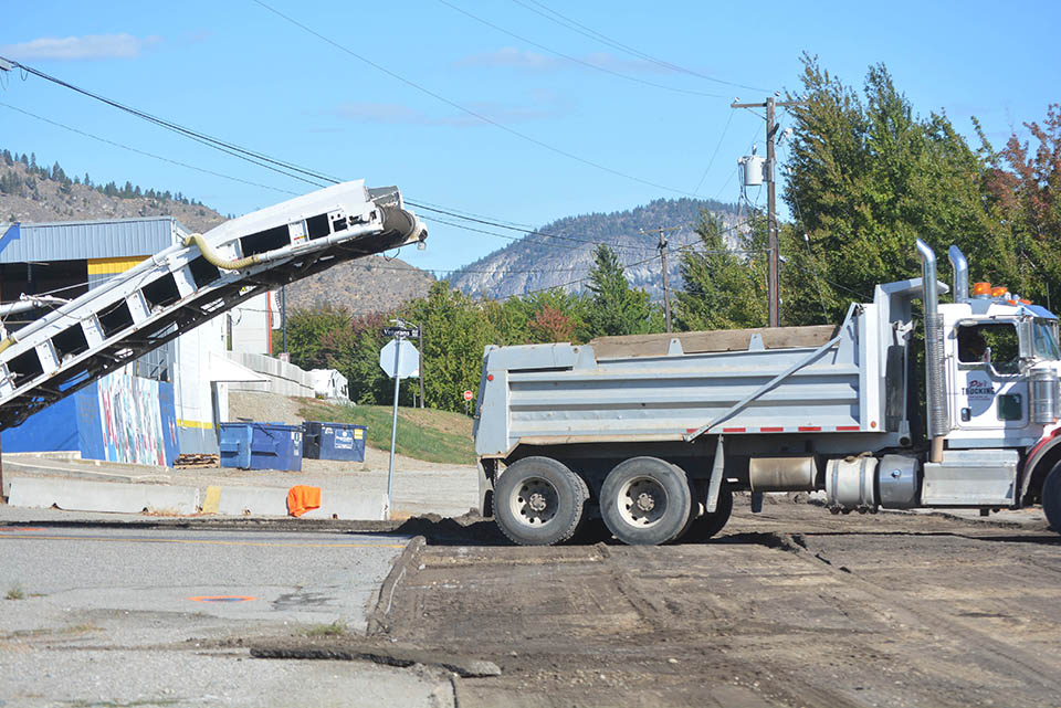 Oliver motorists given heads up on Station Street