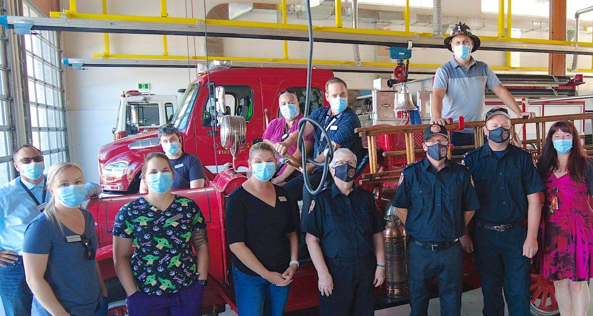 Mariposa Gardens residents and staff thank firefighters