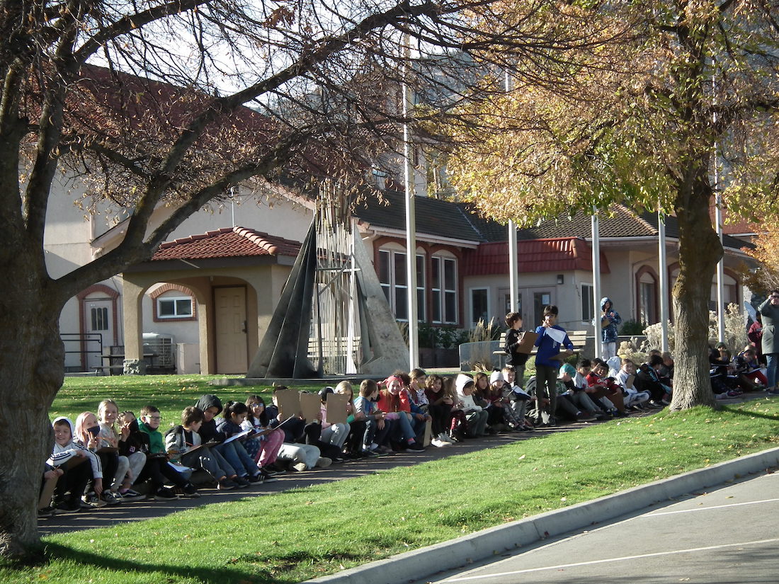 Osoyoos Elementary School students remembrance day