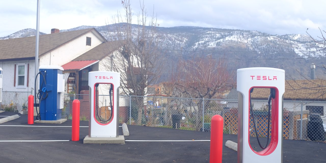 Osoyoos opens new electric car charging station