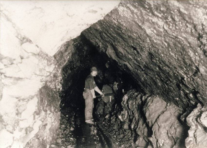 Hands up! The story of miner Steve Mangott